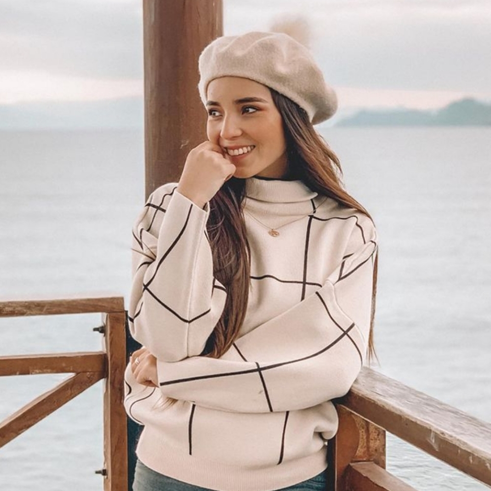 Grid Turleneck Sweater